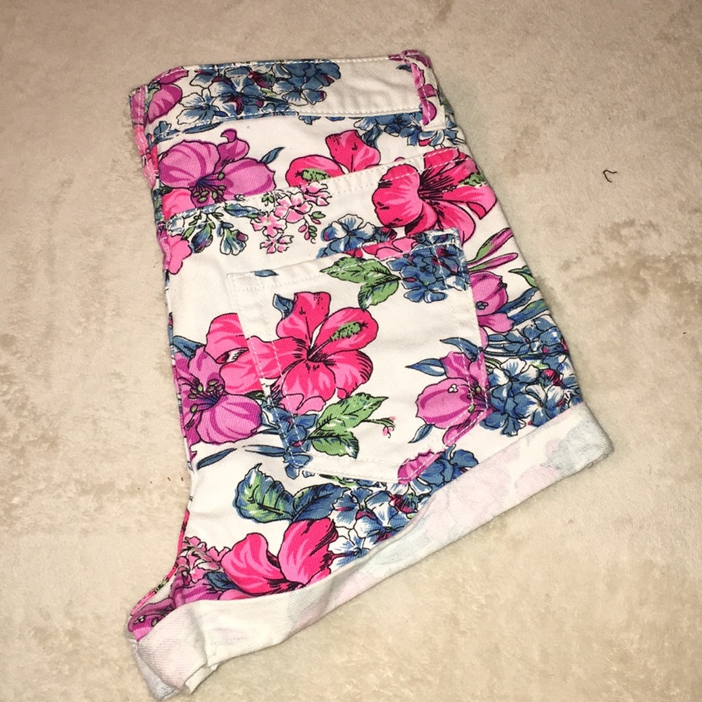Floral high waisted shorts